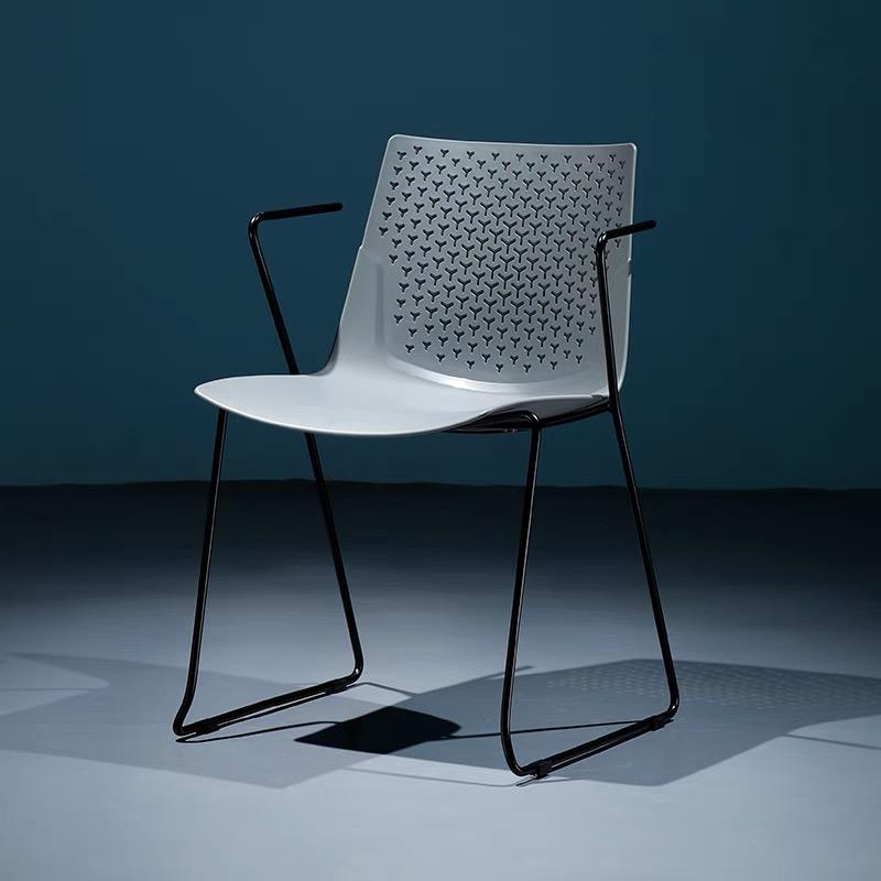 New Styles PP Seat Black Metal Frame Training Chair For Office And School Modern Conference Chair Meeting Room Stackable Chair