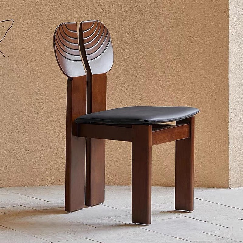 Leisure Restaurant Chair Creative Design Wooden Frame Leather Chair Retro Design Comfort Dining Chair For Bistro Cafe Hotel