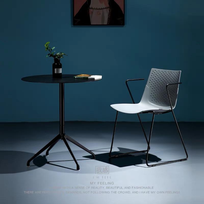 New Styles PP Seat Black Metal Frame Training Chair For Office And School Modern Conference Chair Meeting Room Stackable Chair