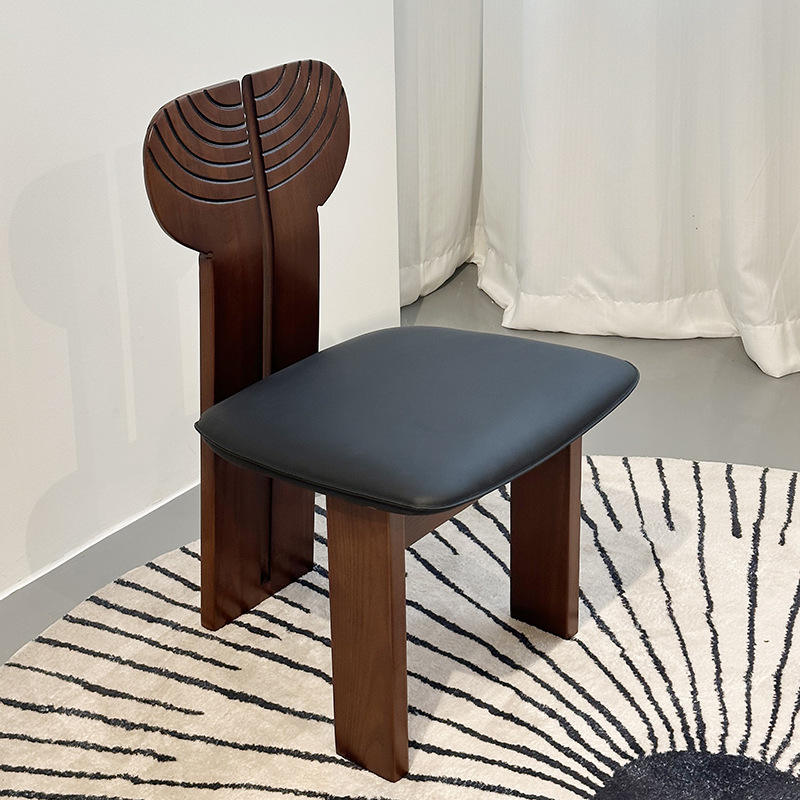 Leisure Restaurant Chair Creative Design Wooden Frame Leather Chair Retro Design Comfort Dining Chair For Bistro Cafe Hotel