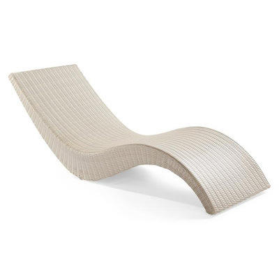Outdoor Lounging Balcony Lounge Wicker Chair Patio Water Permeable Waterproof Sun Protection PE Rattan Beach Chair Sillas