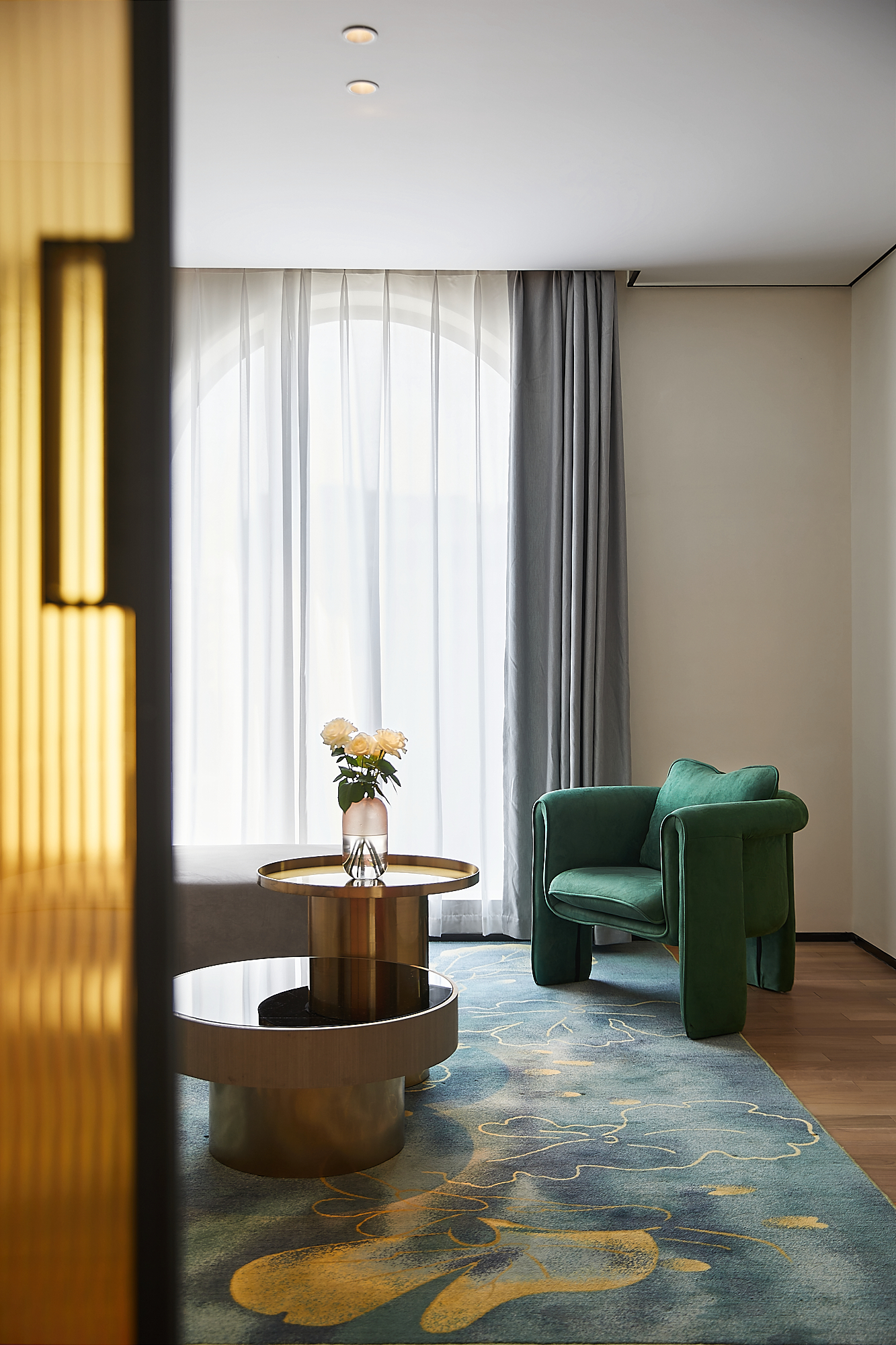 Hotel furniture customization for luxury king-size bed rooms for DYDKR001