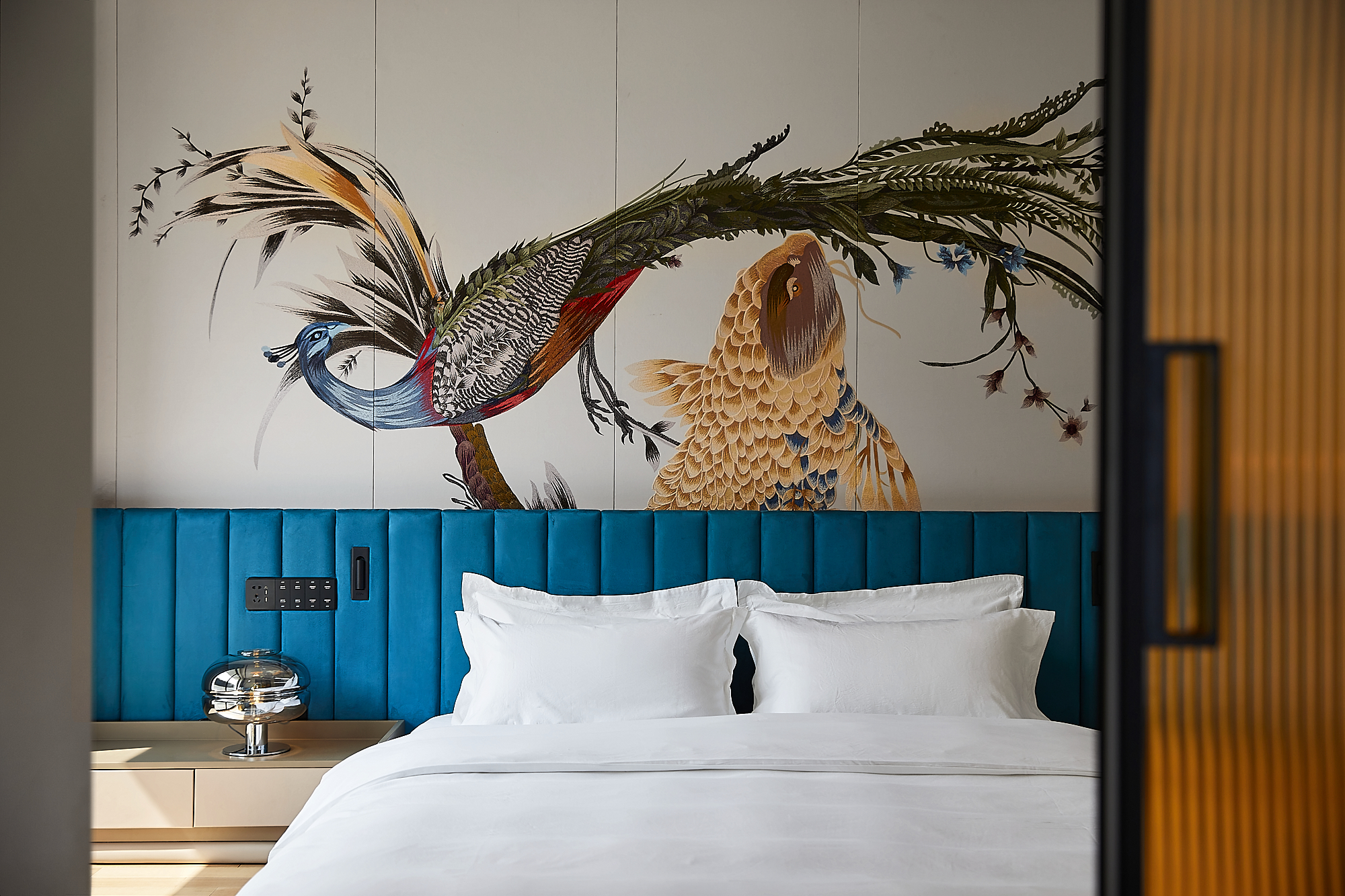 Hotel furniture customization for luxury king-size bed rooms for DYDKR001